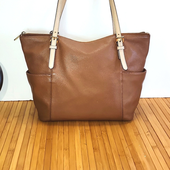 Michael Kors Jet Set Leather Tote - Picture 6 of 13